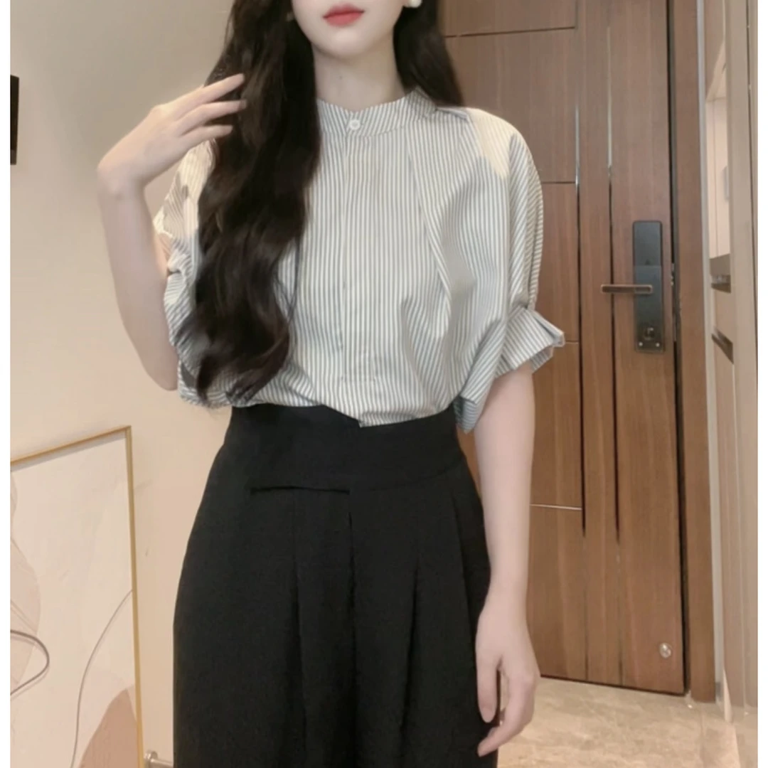 2025夏季新款轻奢气质条纹短袖衬衫宽松显瘦上衣时尚洋气短款气质