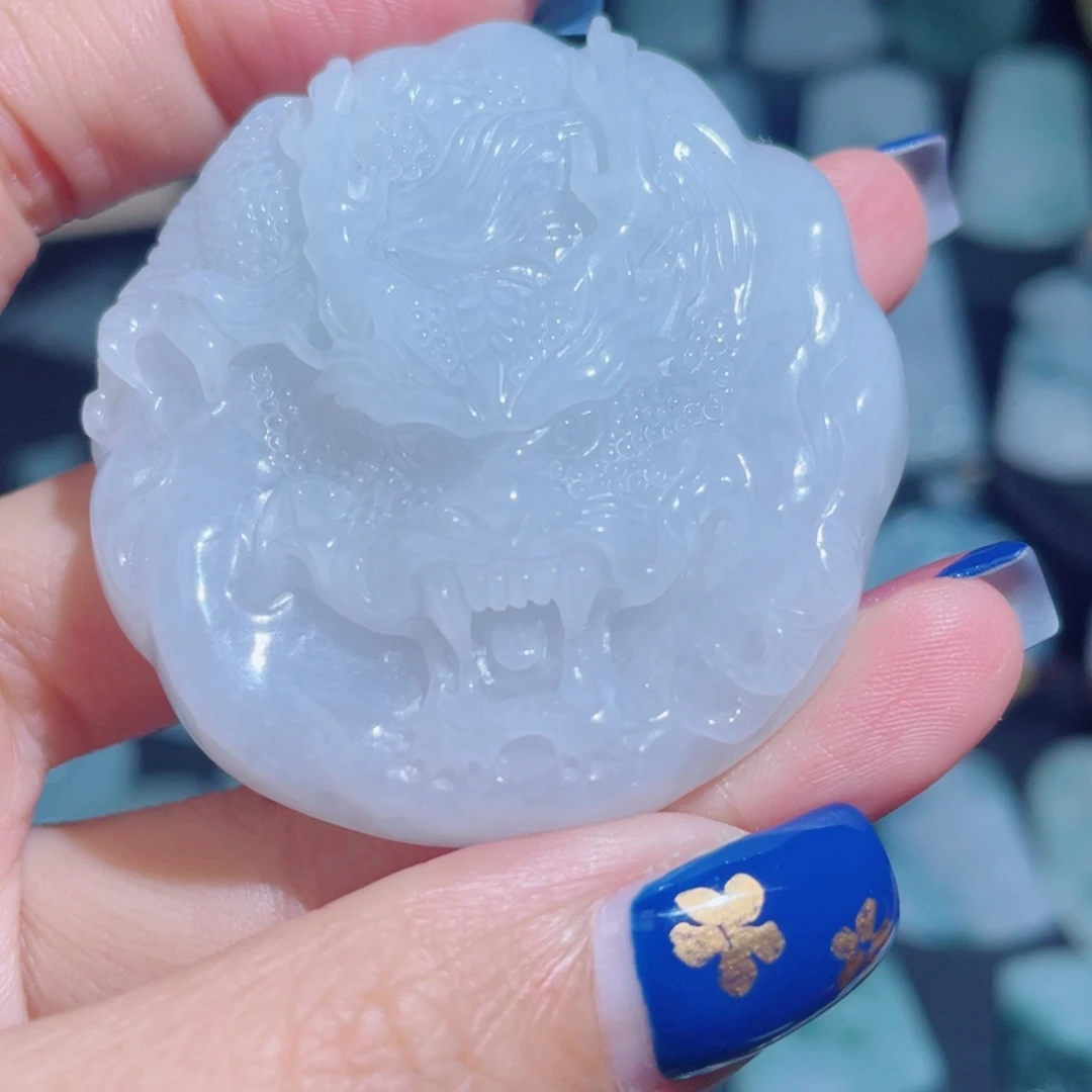 翡翠未镶嵌颈饰龙牌