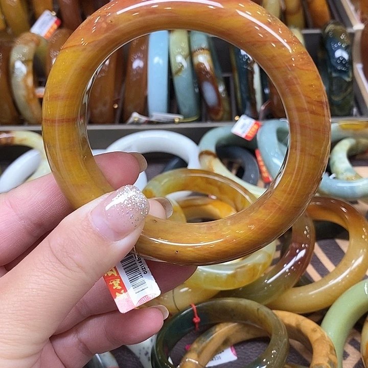未镶嵌蛇纹石玉手镯红*