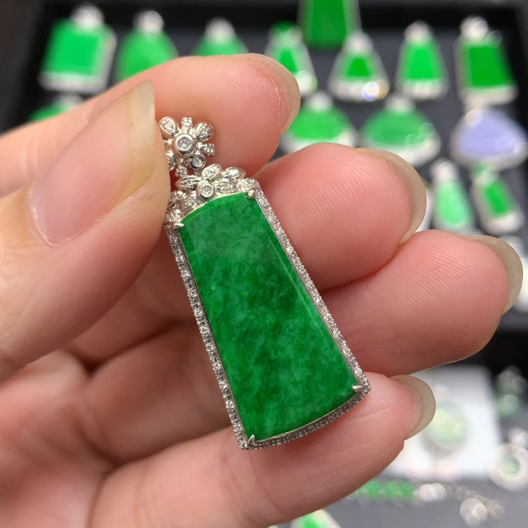 翡翠18K金镶嵌吊坠(不含链)裸石不厚