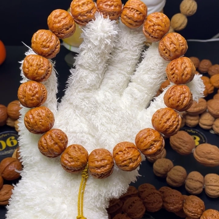 C***手串文玩核桃粗筋八棱