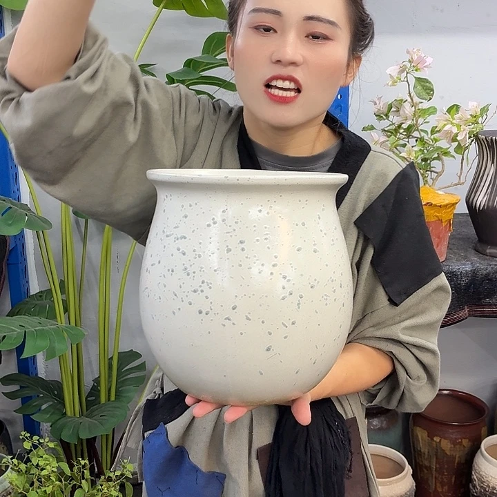 22+25-粗陶花盆有孔