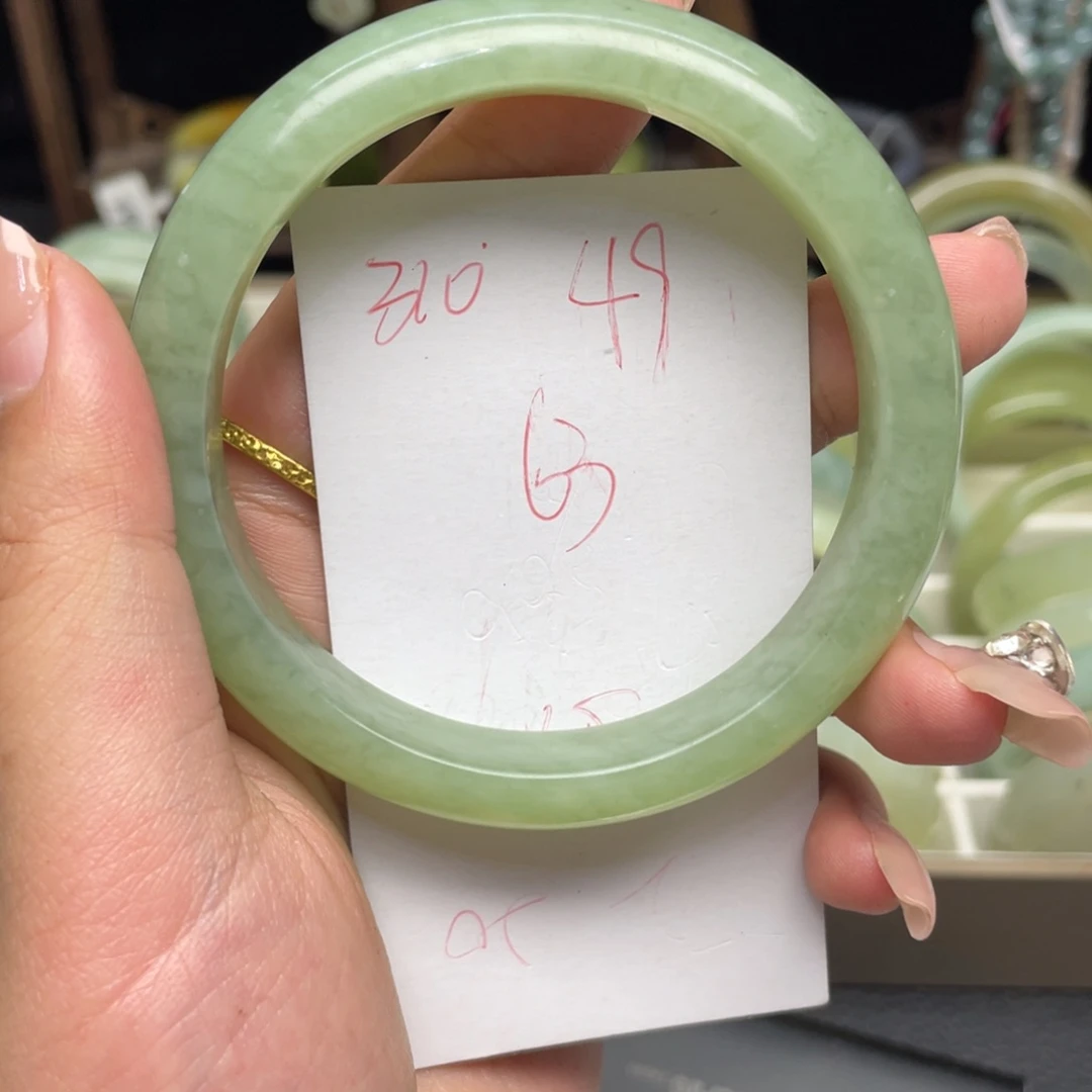 蛇纹石玉未镶嵌手镯林**?