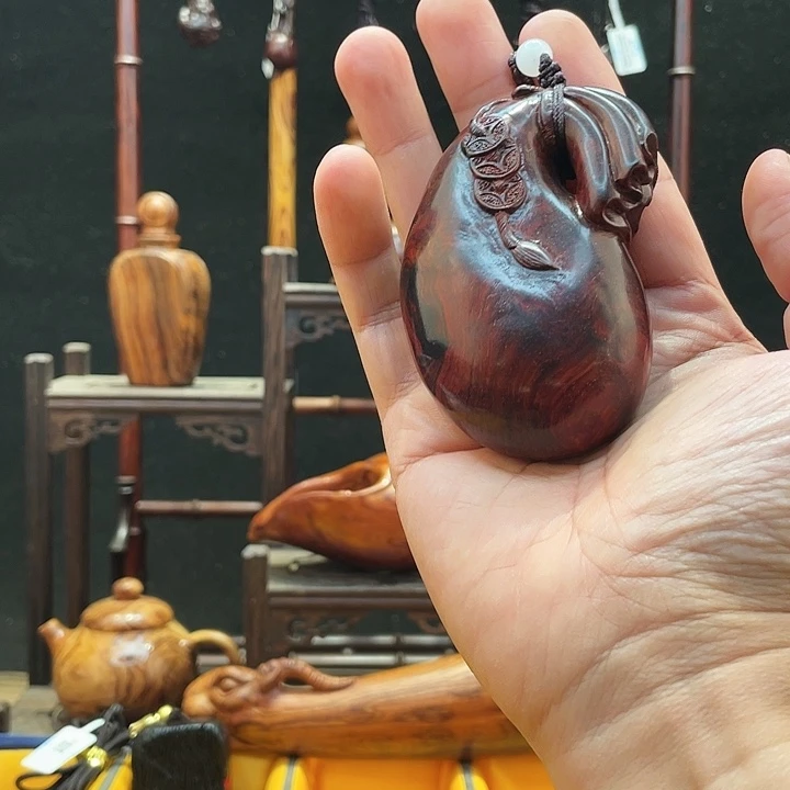 檀香紫檀（小叶紫檀）钱袋