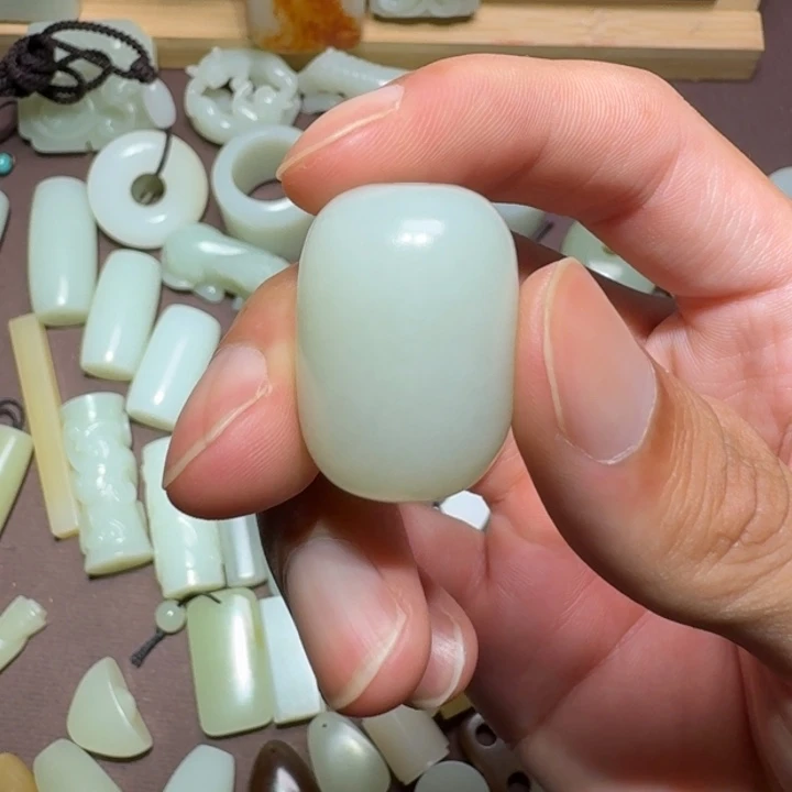 泰***宋和田玉未镶嵌颈饰