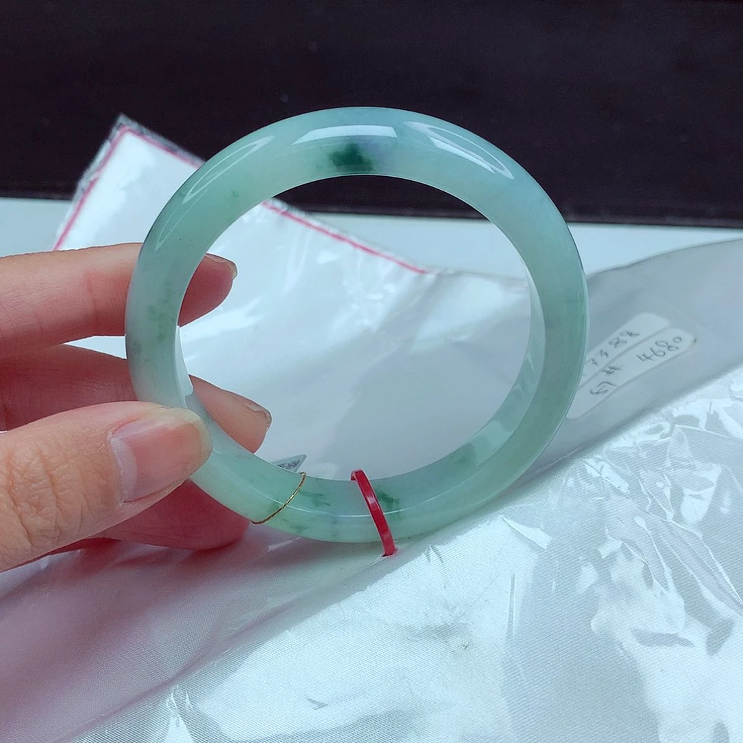 翡翠手镯未镶嵌57圈388