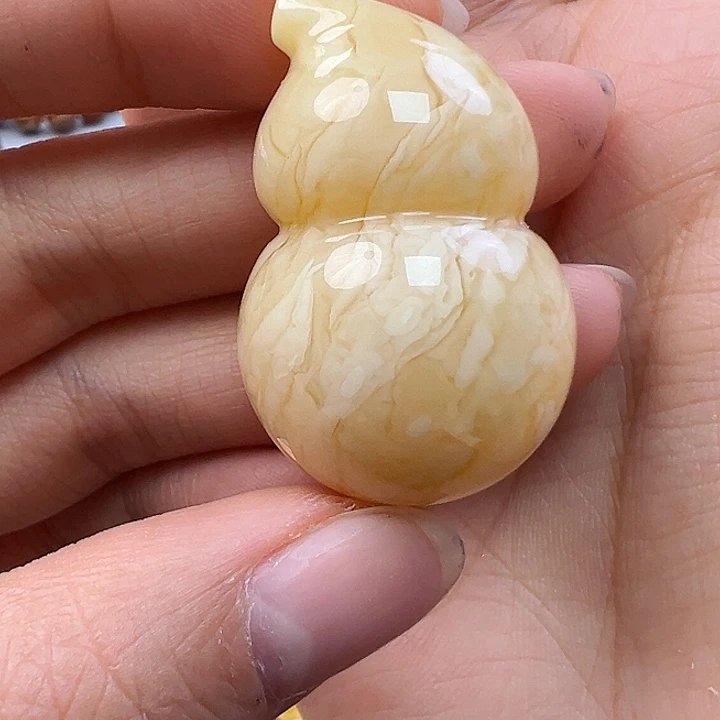 L***o蜜蜡未镶嵌珠宝奇石
