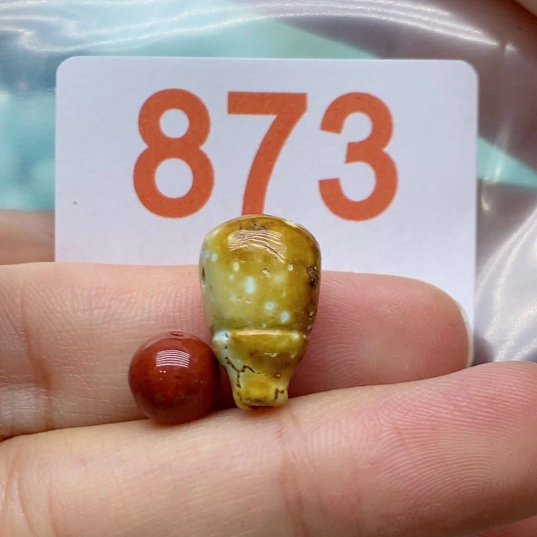 南红玛瑙未镶嵌珠宝奇石