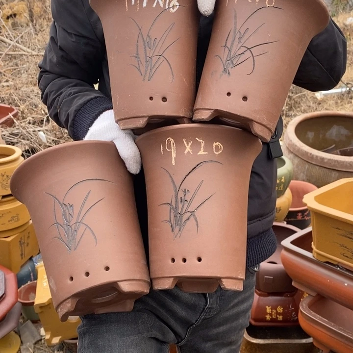 紫砂花盆紫砂看起来是很