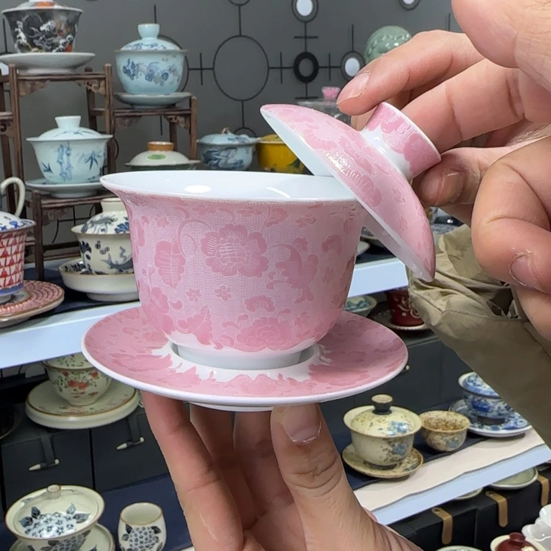 高温下的高温天气使人心情愉悦