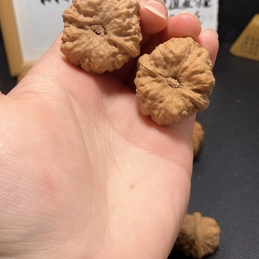 文玩核桃把件凉***栏蛤蟆