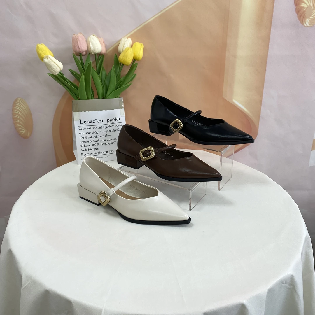 2039春秋新款时尚气质一字带粗跟单鞋F