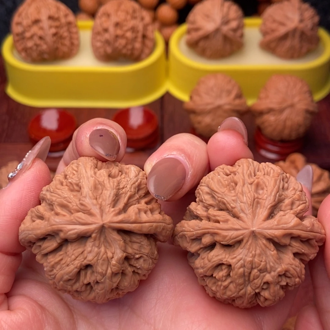 把件文玩核桃Y****。42粗筋