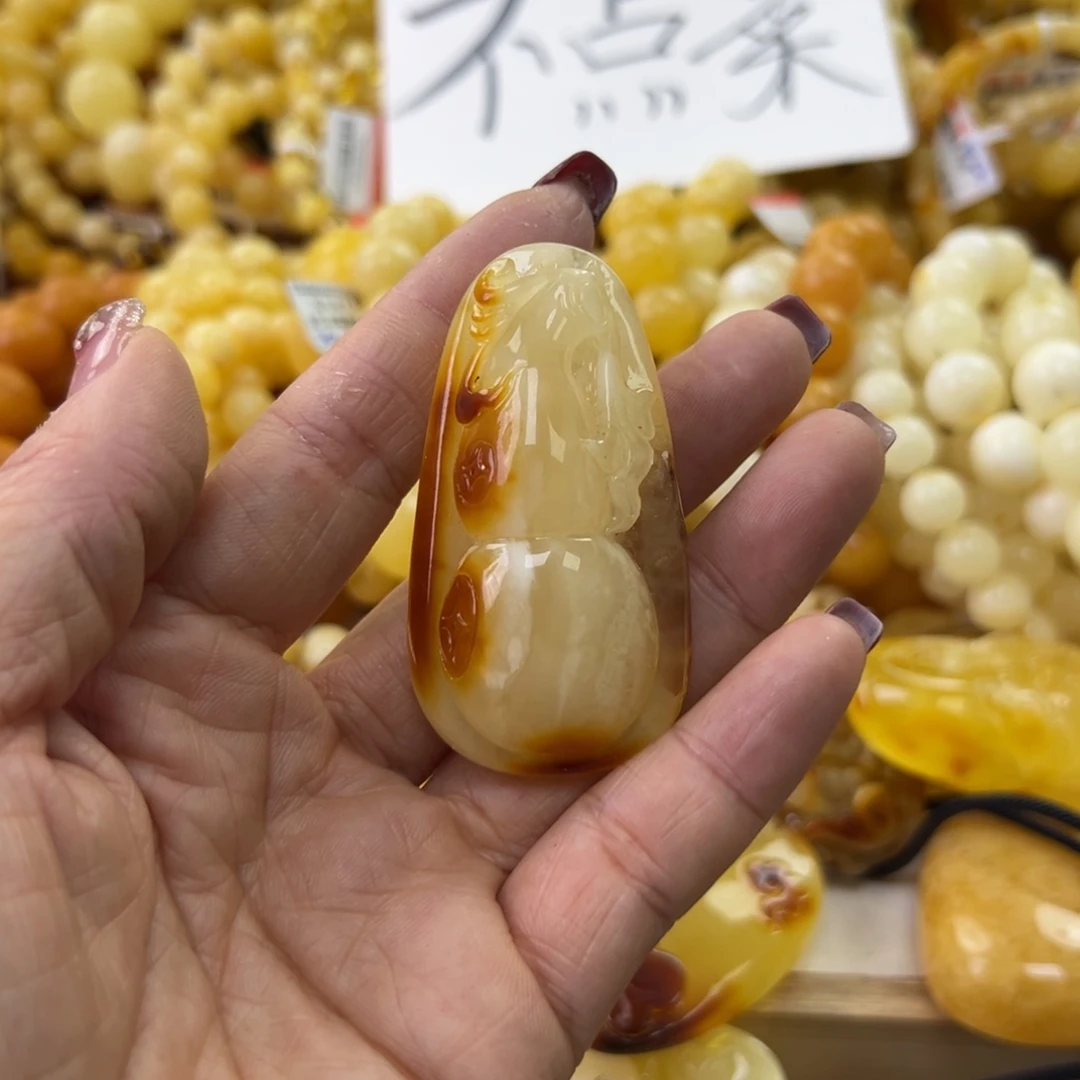 琥珀珠宝奇石未镶嵌