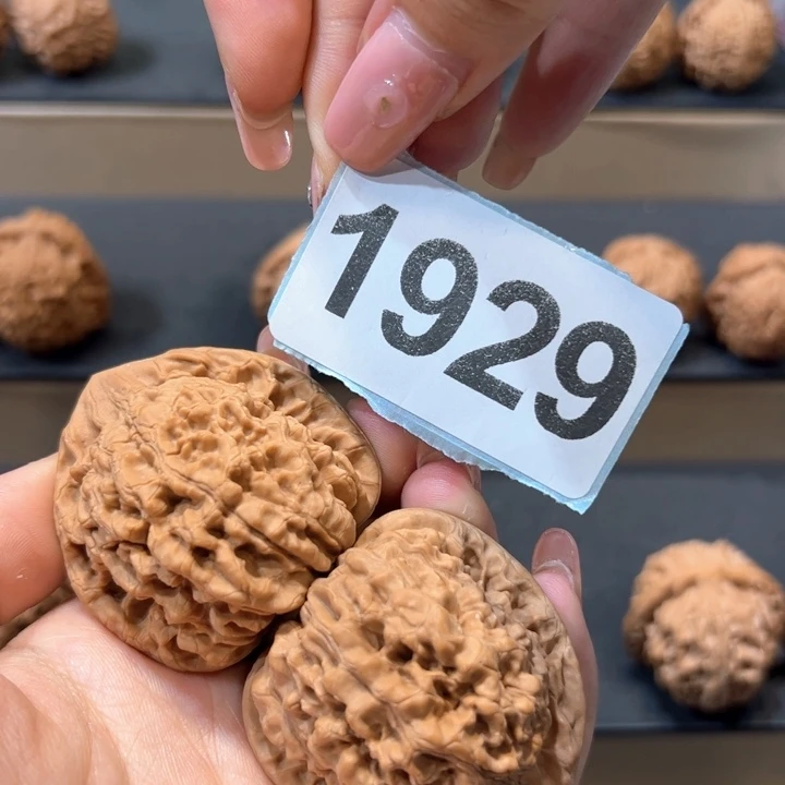 桃核吊坠文玩核桃麒麟纹官帽