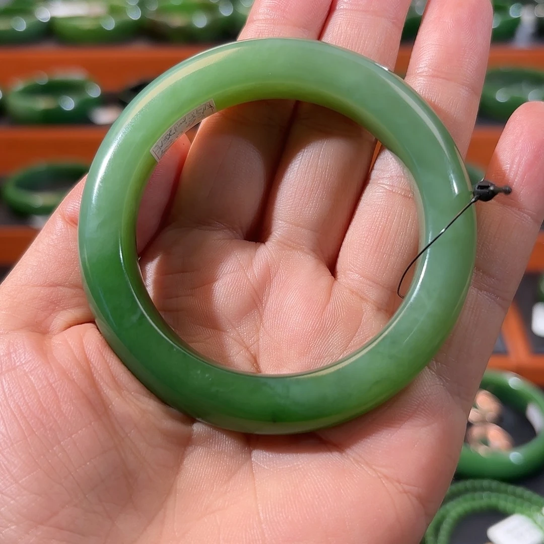 和田玉（碧玉）未镶嵌手镯白加绿