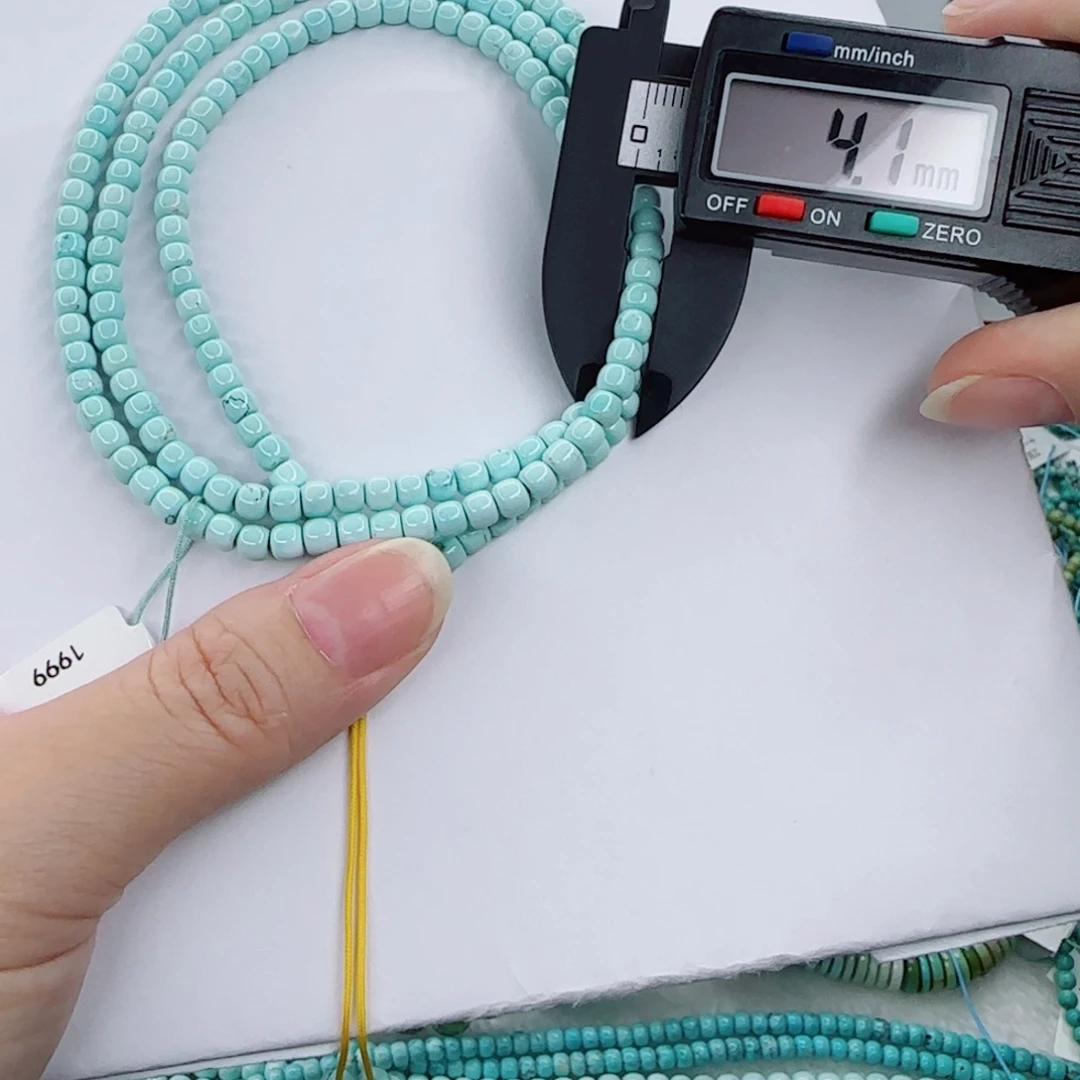 绿松石未镶嵌颈饰