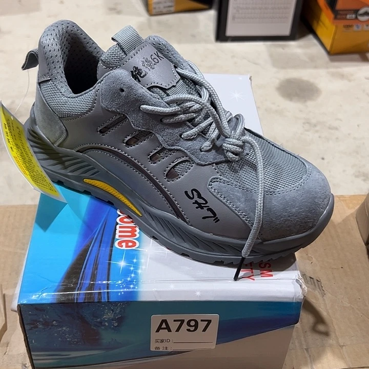 39码防砸防刺劳保鞋