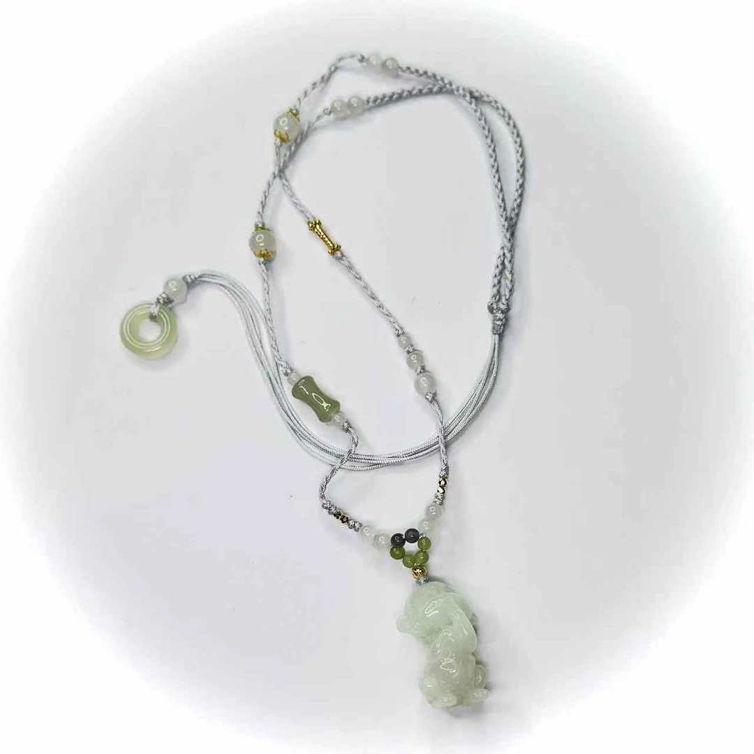 壹屿珠宝      1442543      和田玉典藏级小猴子颈饰