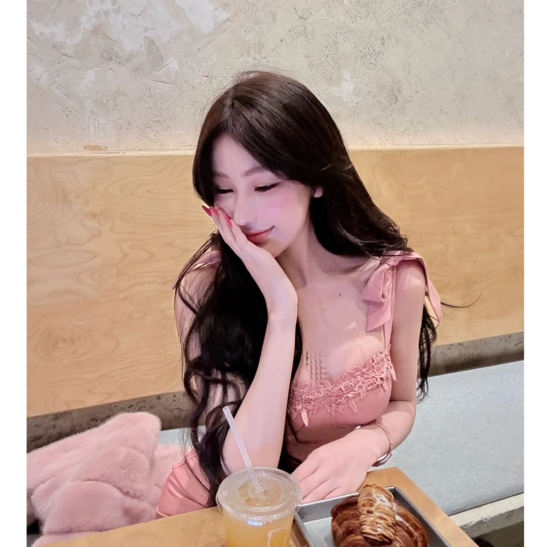 WW定制「慧心兰质」显瘦气质蕾丝修身收腰法式网红小众设计感连衣裙