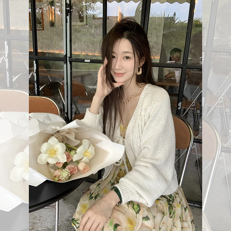 于momo【韩系博主风绞花开衫】时尚显瘦针织衫外套女QH233014