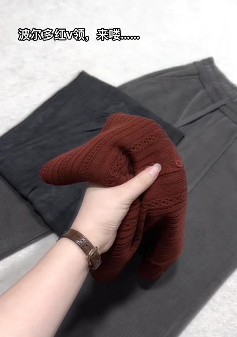 米蓝家气质波尔多红v领开衫短袖195