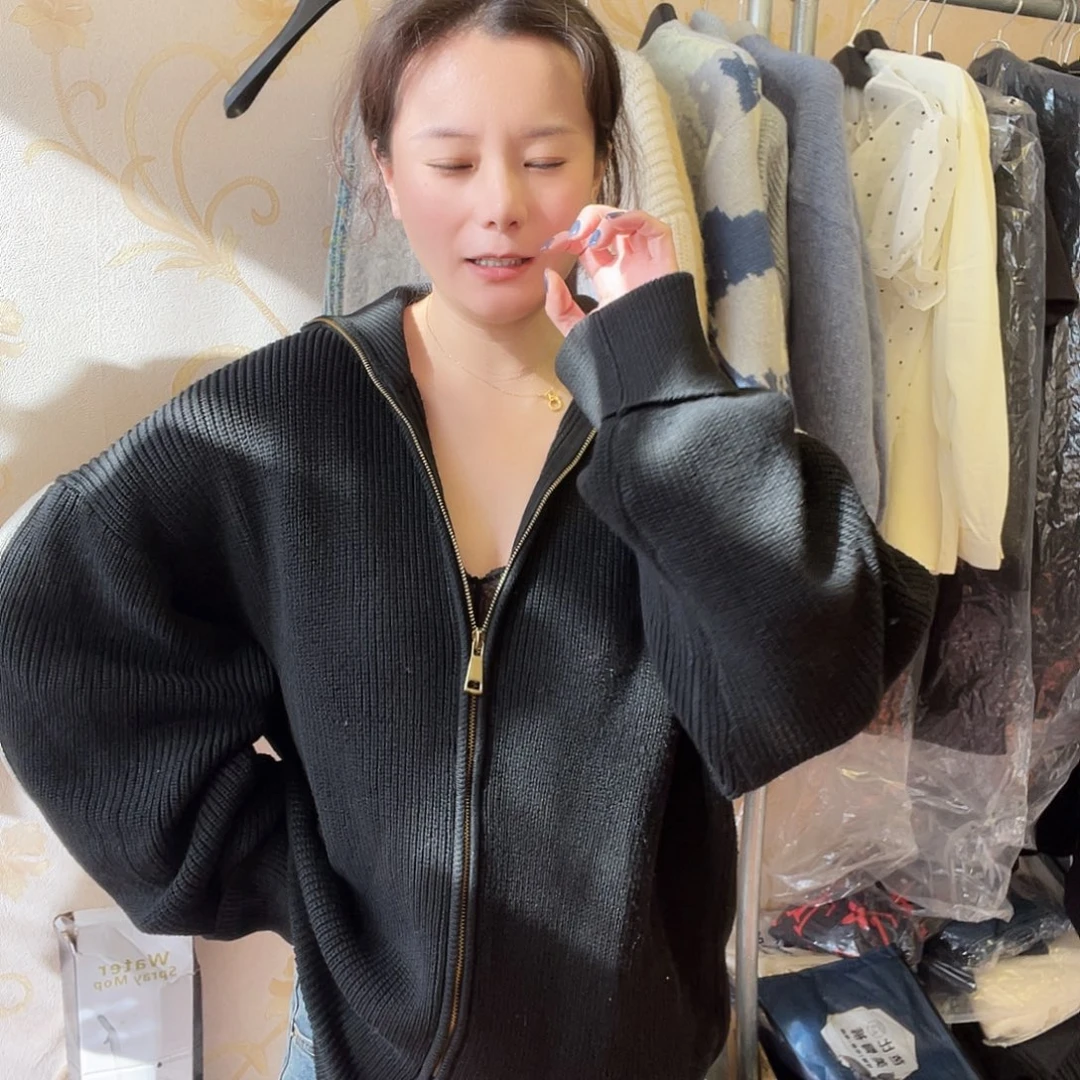 管***管挂脖款6黑色拉链毛衣
