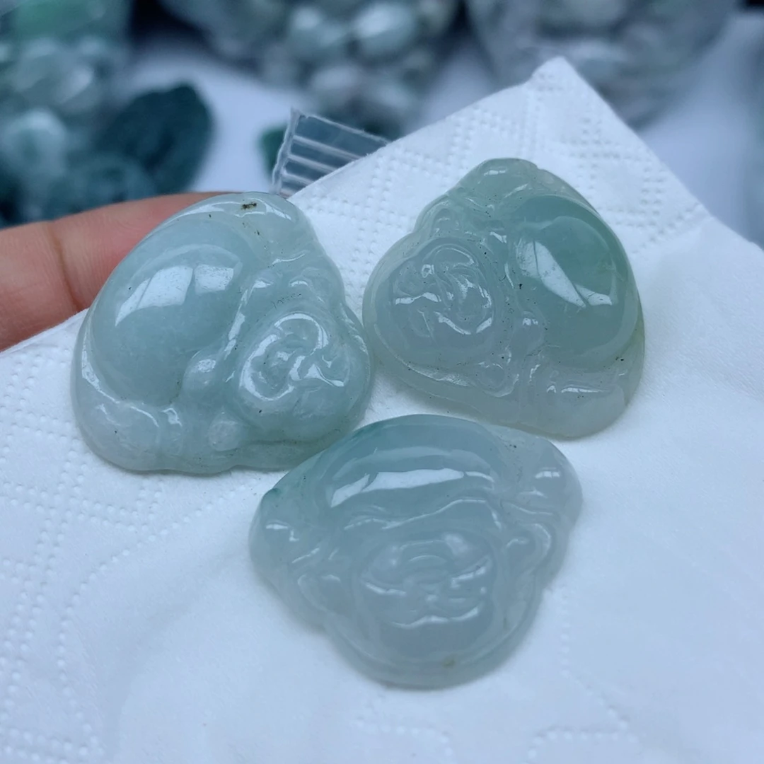 颈饰足铂镶嵌翡翠翡翠