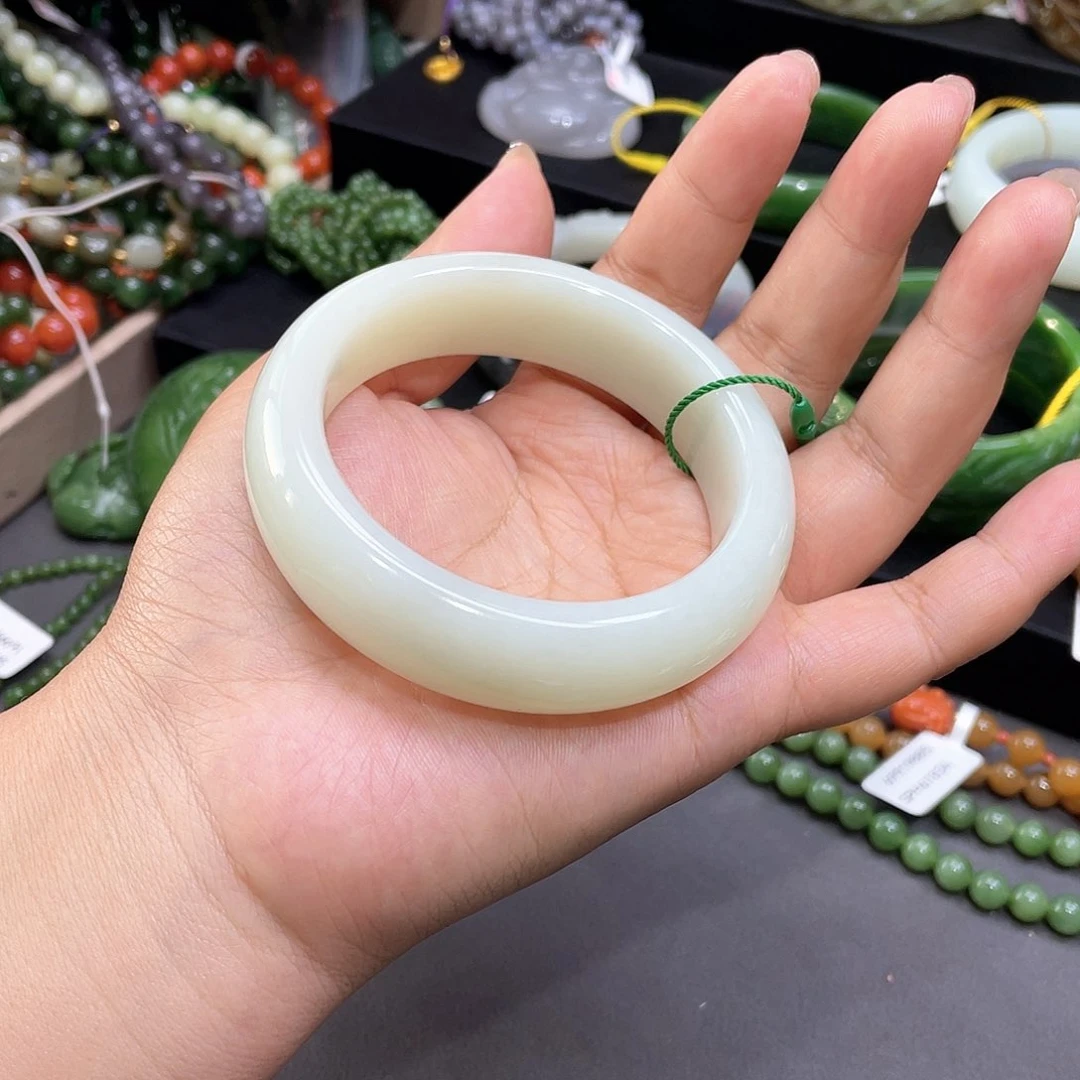 和田玉手镯60圈口37未镶嵌