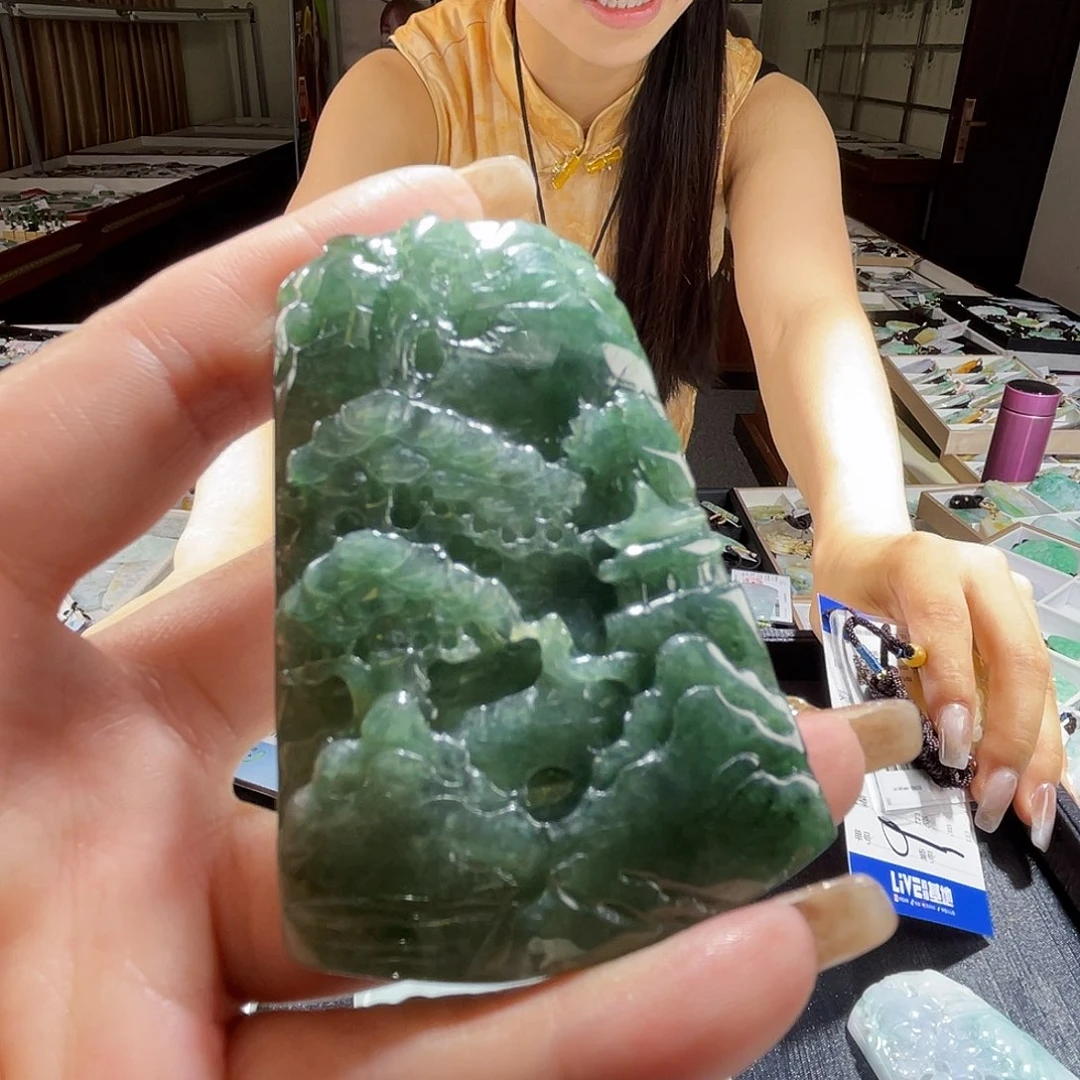 翡翠未镶嵌颈饰一