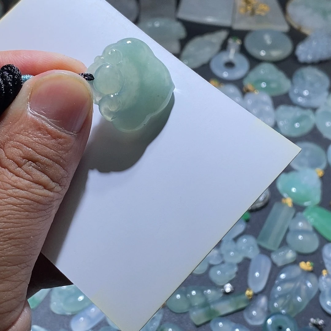 翡翠颈饰未镶嵌天然