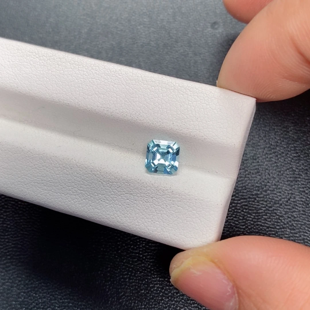 海蓝宝石裸石未镶嵌1.03