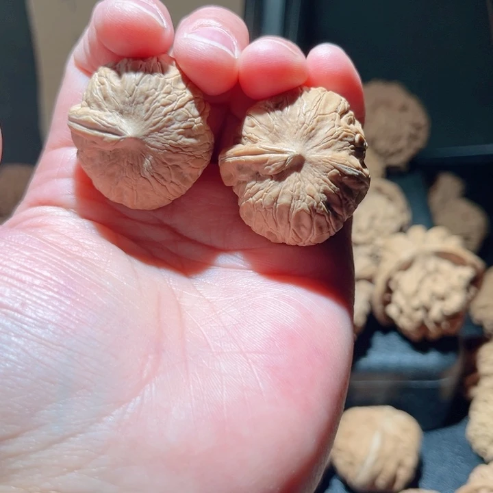 善***红吊坠文玩核桃文玩