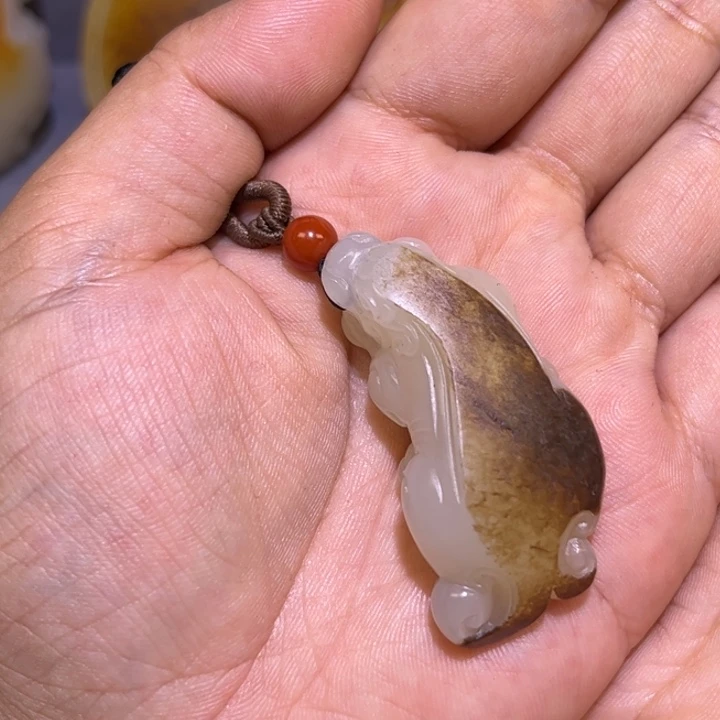 龙***颈饰未镶嵌和田玉