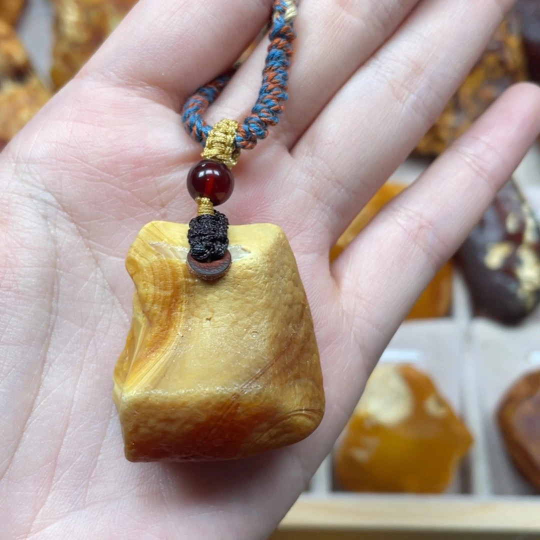 琥珀珠宝奇石未镶嵌