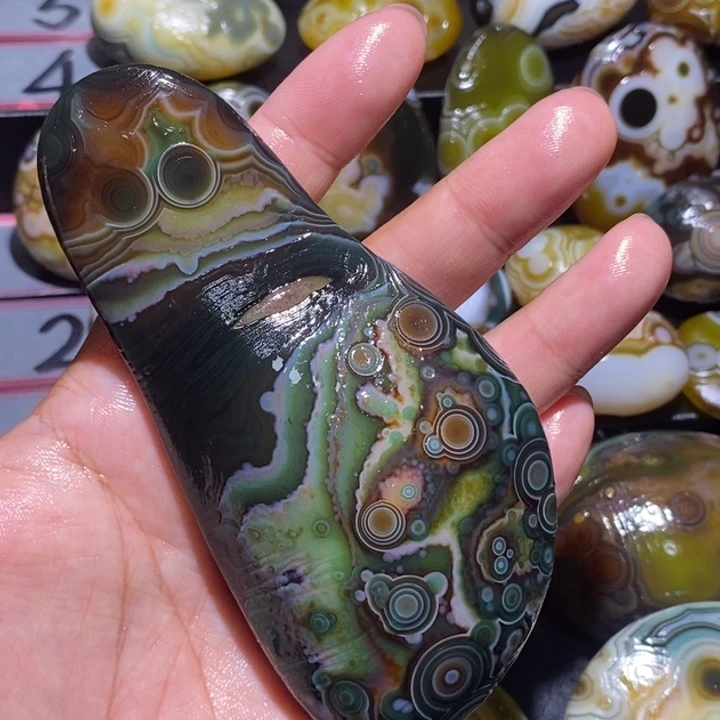 悦***^玛瑙/玉髓未镶嵌珠宝奇石