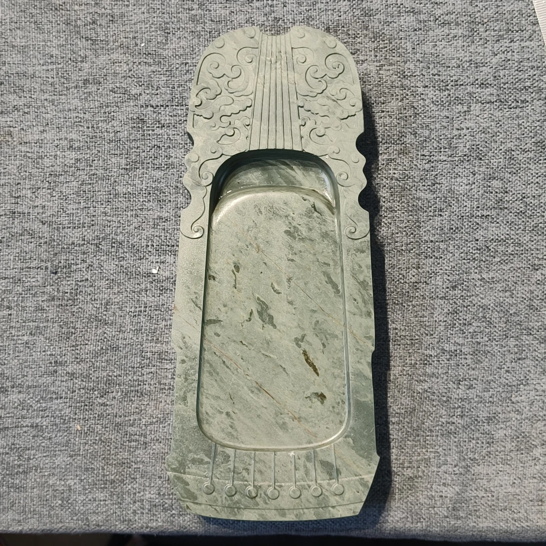 甘肃洮砚，水泉长琴砚，尺寸19.4*8*2.1厘米