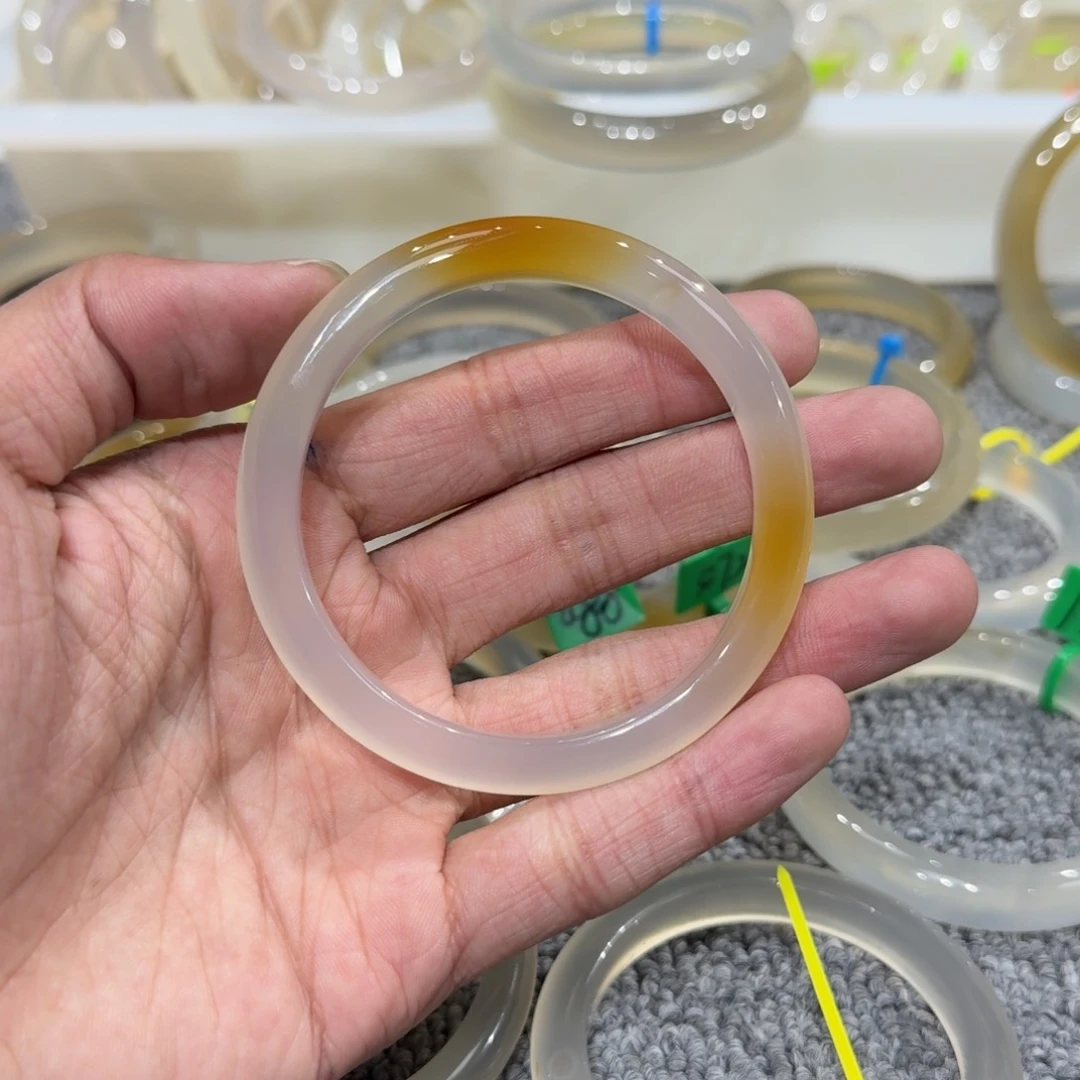 玛瑙/玉髓手镯未镶嵌?*浅38