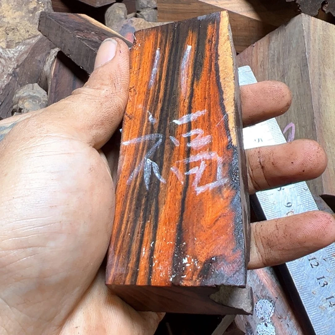.***福交趾黄檀（大红酸枝）