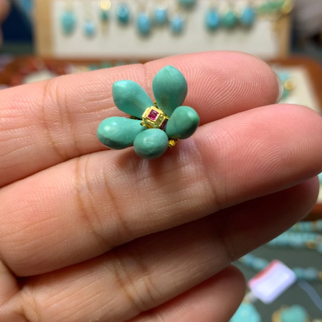 绿松石18K金镶嵌卡子