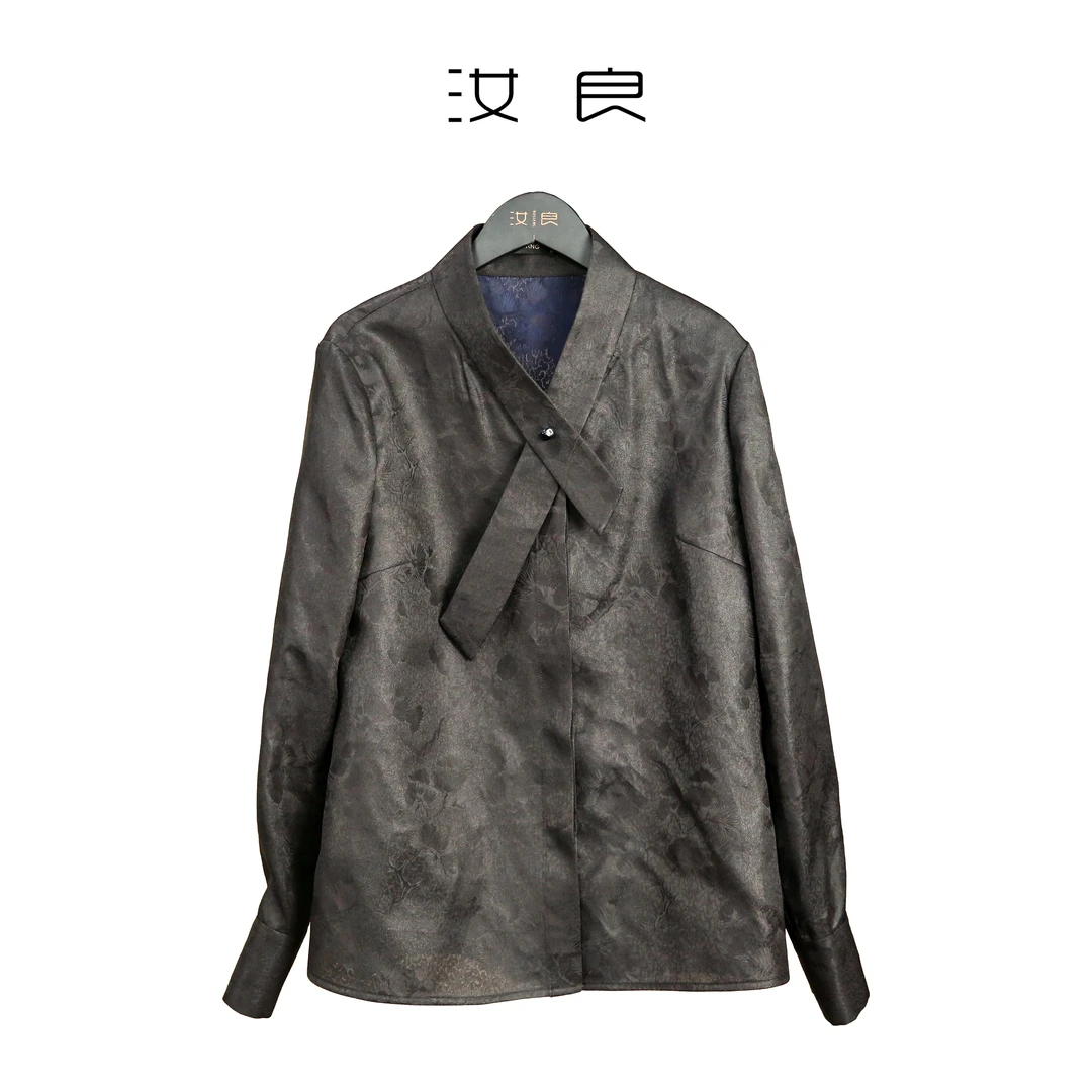 设计V领长袖上衣