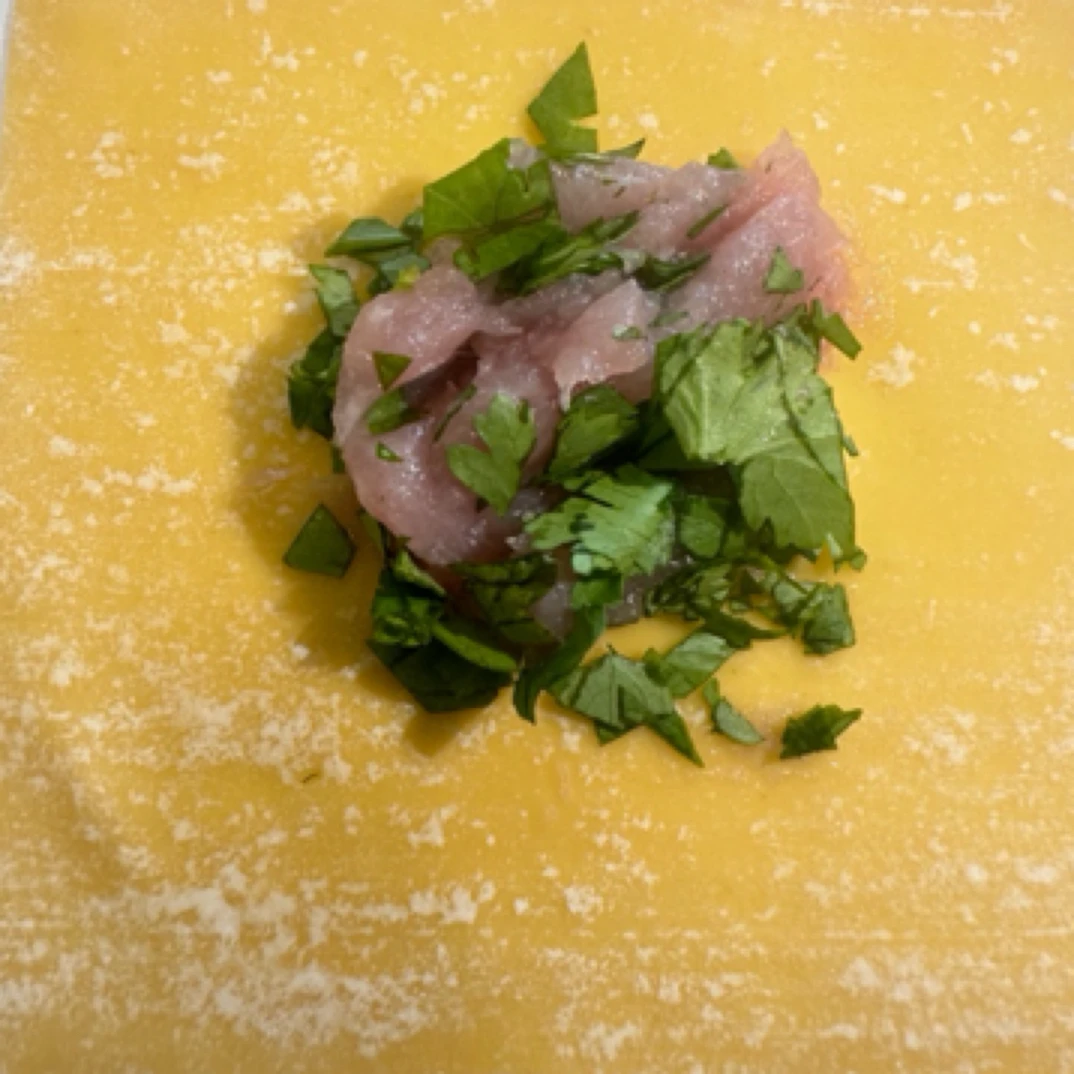 香菜鲜肉馄饨一盒