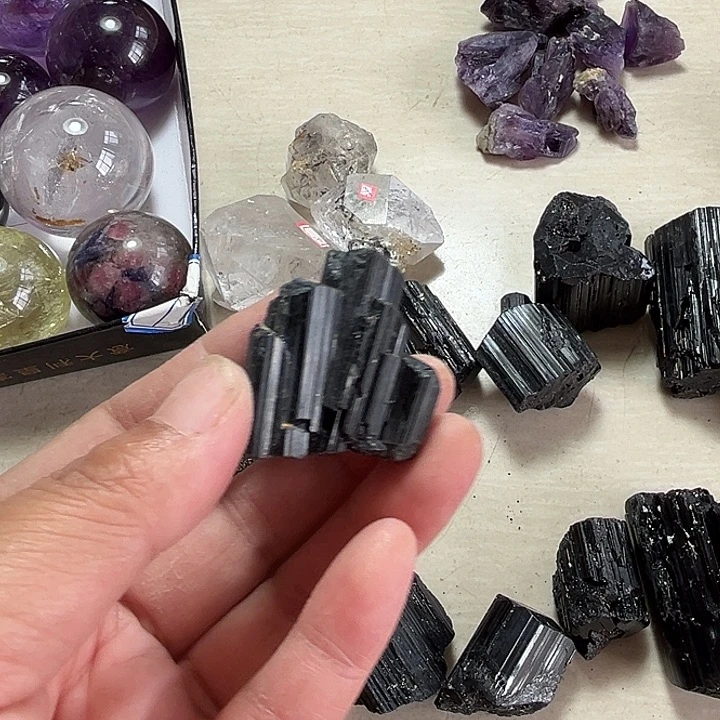 杏***买未镶嵌珠宝半成品水晶