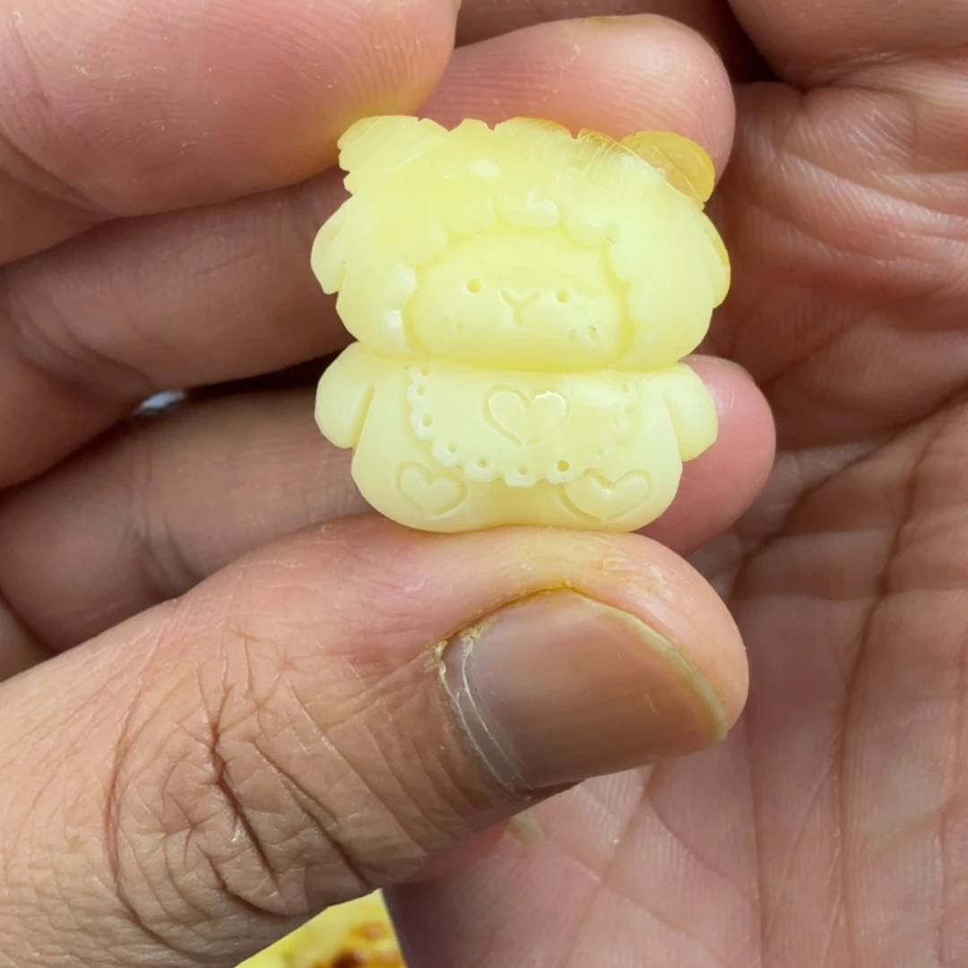 拉***街琥珀未镶嵌珠宝奇石