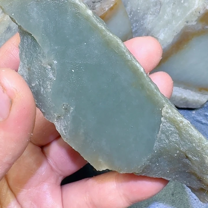 和田玉未镶嵌珠宝半成品