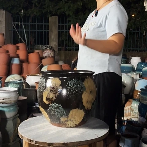 口29高28瑕疵底裂一个盆子。