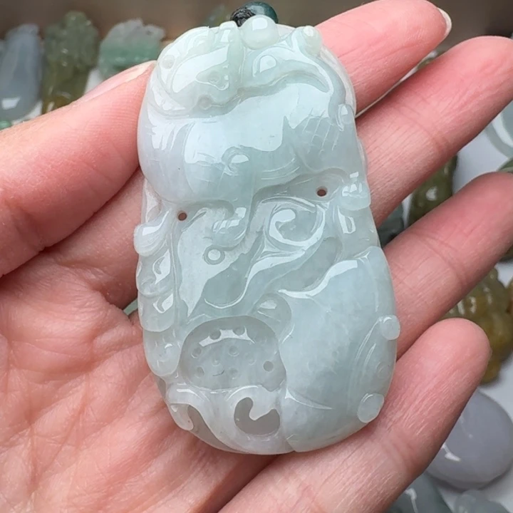 翡翠未镶嵌颈饰貔貅牌