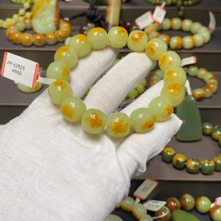 ？***？透闪石质玉未镶嵌手链