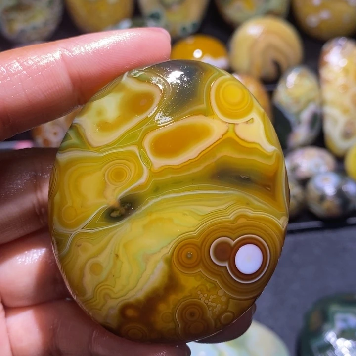 玛瑙/玉髓未镶嵌珠宝半成品100