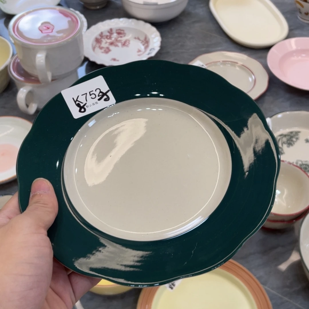 陶瓷微瑕餐具介意勿拍，满18飞！